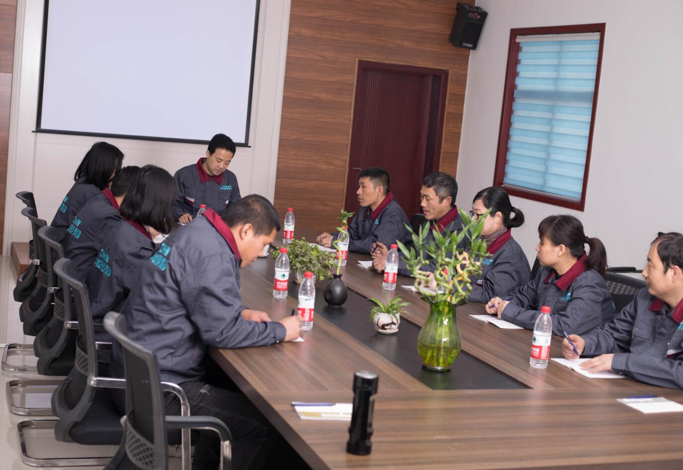 <a href=http://www.qpnixj.cn/xjjt/ target=_blank class=infotextkey>橡膠接頭</a>實心纏繞