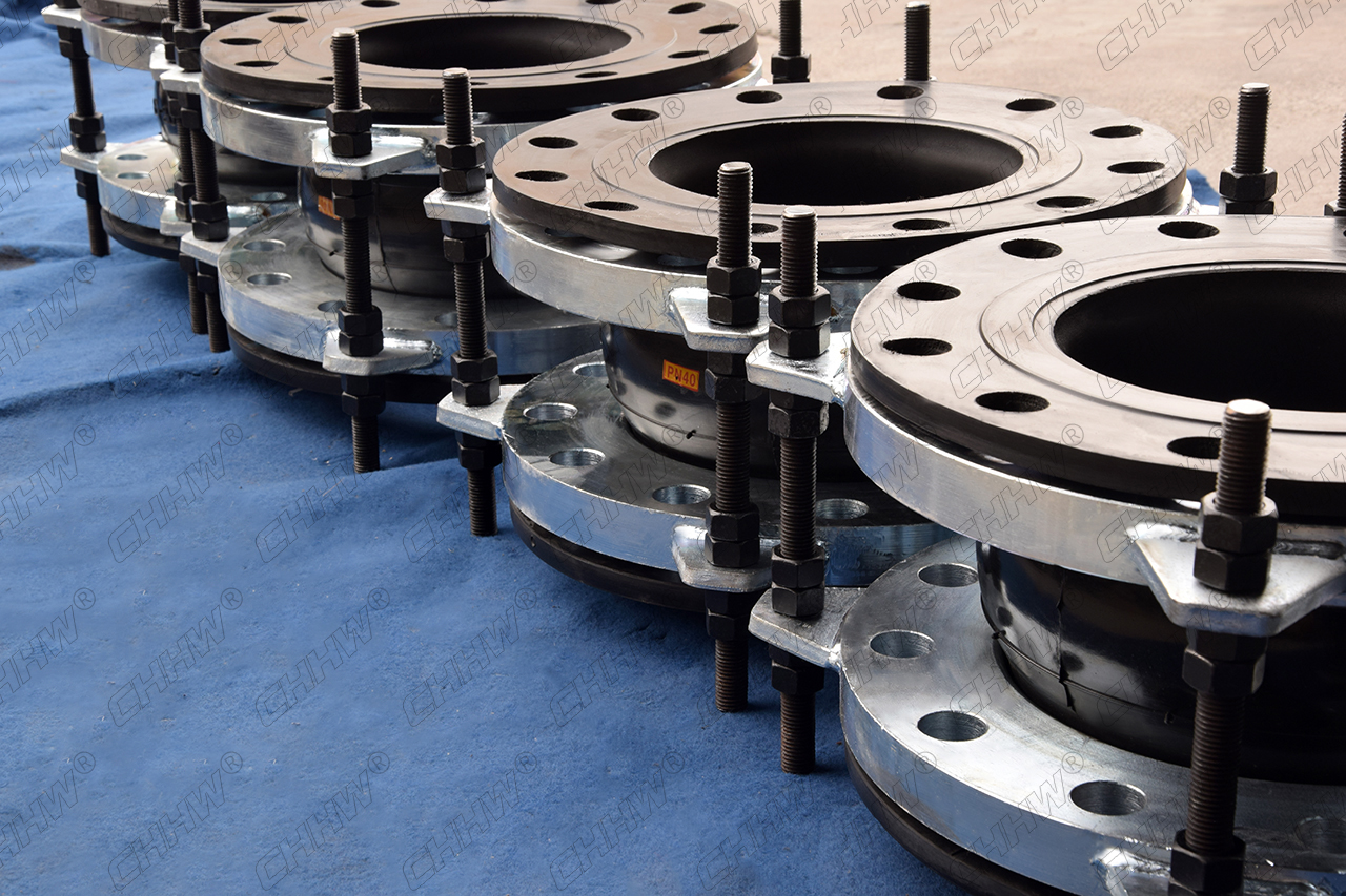 PN4.0MPa大翻邊限位裝置<a href=http://www.qpnixj.cn/xjjt/ target=_blank class=infotextkey>橡膠軟接頭</a>